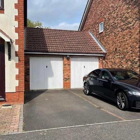 Ashford Holiday Home Smithy Drive Sleeps 5 Free Wifi And Vehicle Parking Kingsnorth Exteriér fotografie