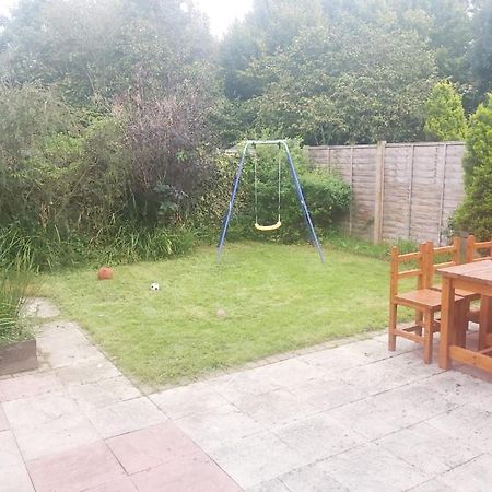 Ashford Holiday Home Smithy Drive Sleeps 5 Free Wifi And Vehicle Parking Kingsnorth Exteriér fotografie