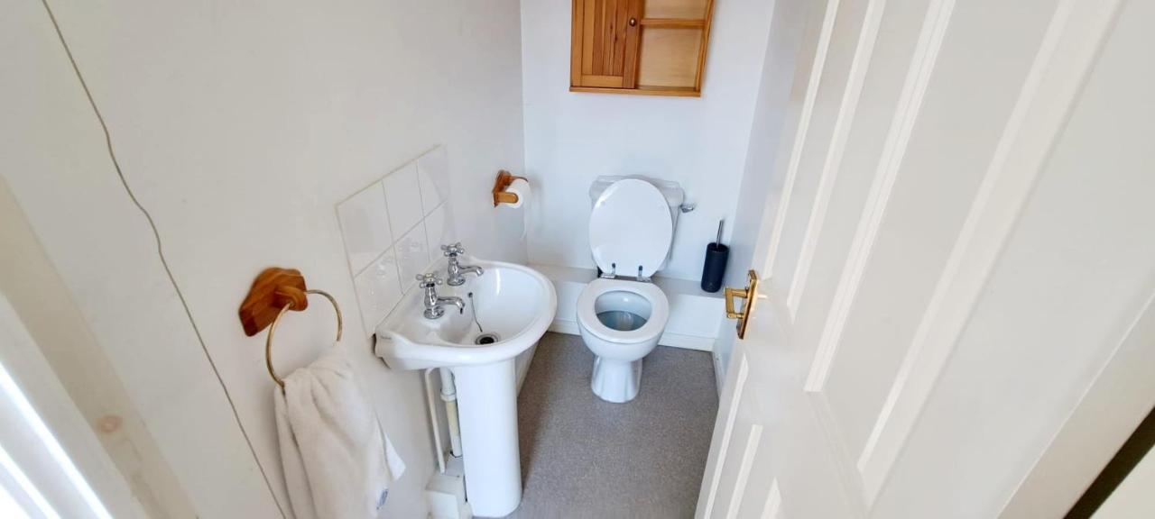 Ashford Holiday Home Smithy Drive Sleeps 5 Free Wifi And Vehicle Parking Kingsnorth Exteriér fotografie