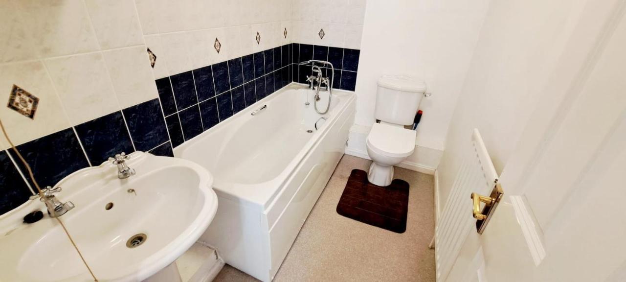 Ashford Holiday Home Smithy Drive Sleeps 5 Free Wifi And Vehicle Parking Kingsnorth Exteriér fotografie